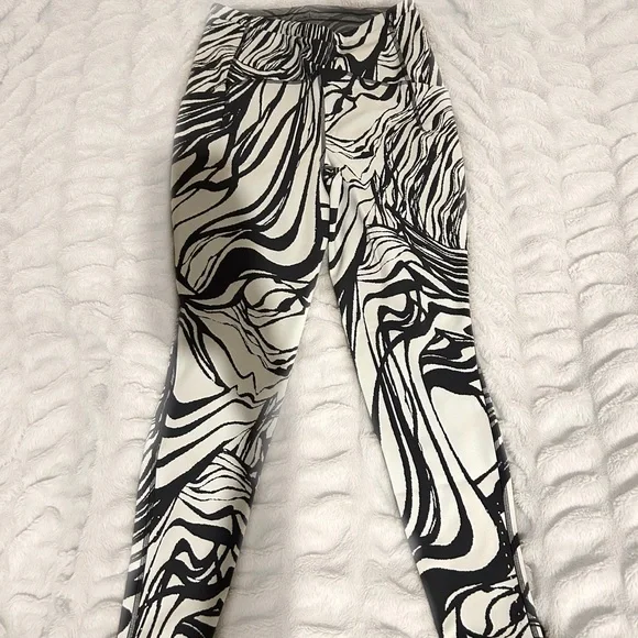 Lulu White Cheetah Print Leggings AT Balance High-Rise Leggings